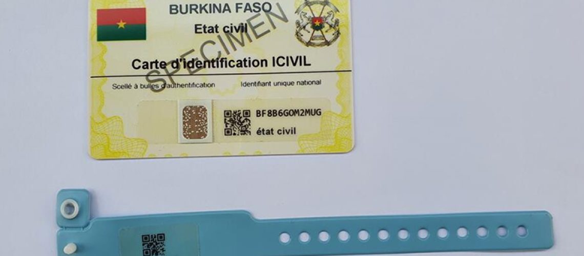 iCivil-uses-combination-bracelet-identification-card
