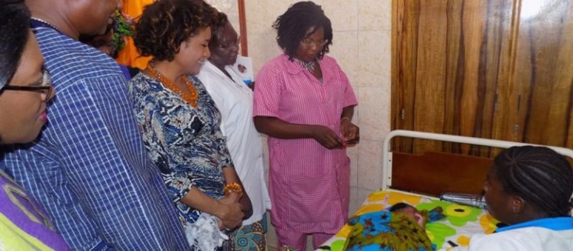 Visite-de-la-SG-de-lOIF-à-la-maternité-pilote-de-iCivil-3-768x576